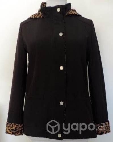 Chaqueta Negra con Animal Print, con Capucha