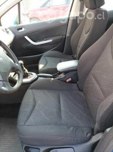 PEUGEOT 308 2011 impecable sólo 94.000km