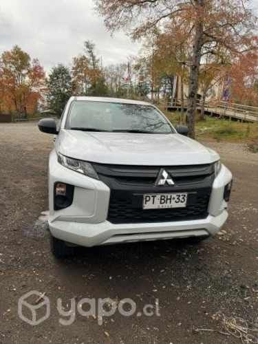 Mitsubishi l200 2021