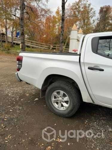 Mitsubishi l200 2021