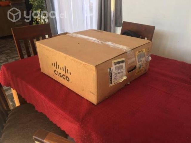Switch Cisco Catalyst 3750X-12S-S y uno de 24S-S