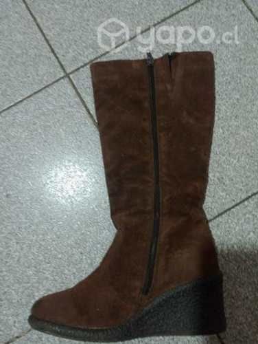 Lindas bota de cuero