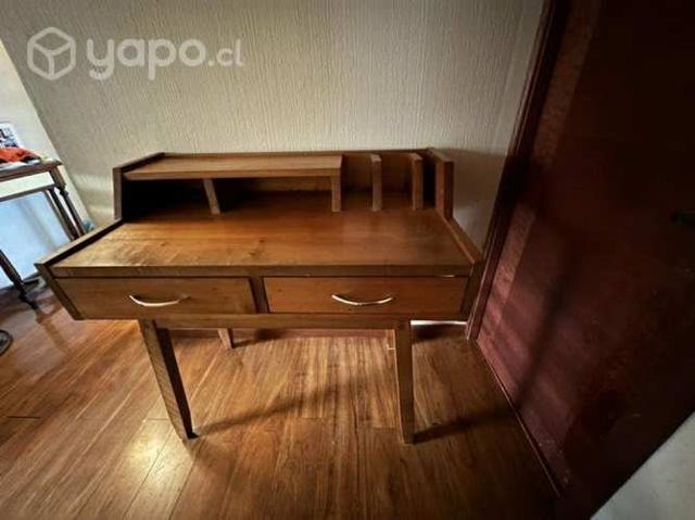 Escritorio de madera