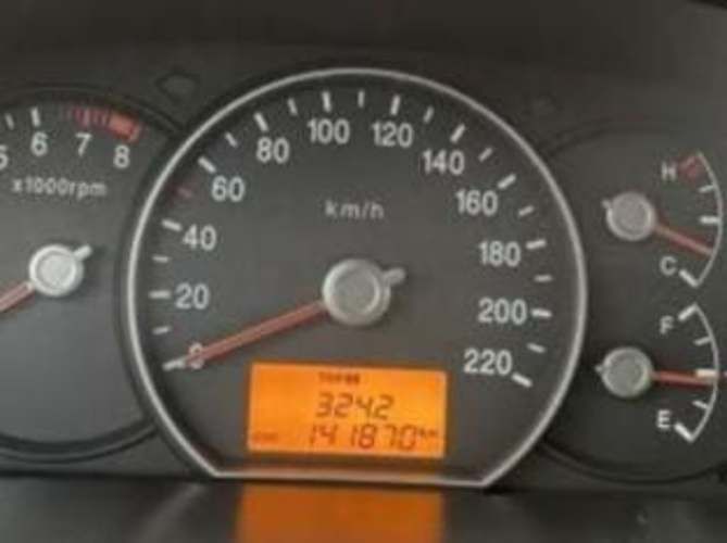 Kia Carens 2012, 7 asientos