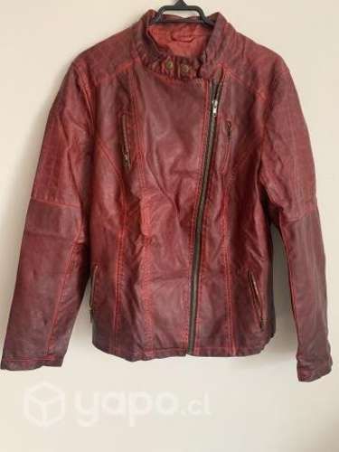 Chaqueta de PU Talla L Color rojo. Impecable