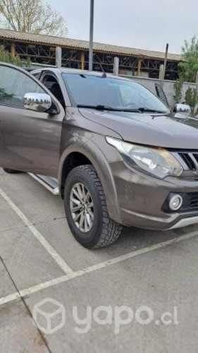 Mitsubishi l200 2017