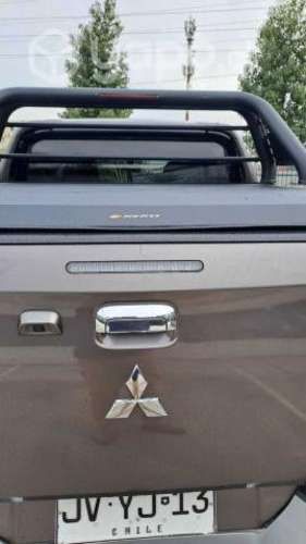 Mitsubishi l200 2017