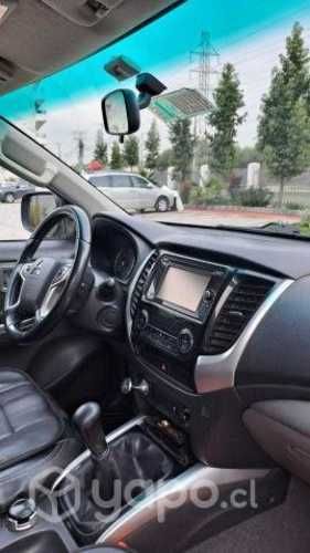 Mitsubishi l200 2017