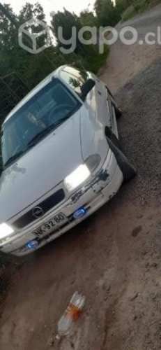 Opel Astra 1995 1.4 andando