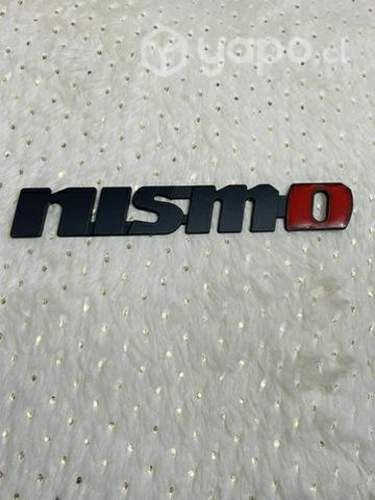 Logo metálico auto Nissan Nismo