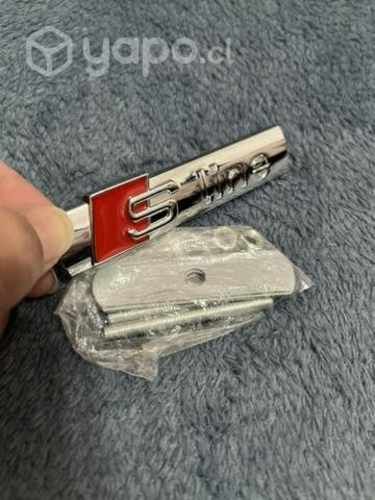 Logo metálico atornillado auto Audi S line