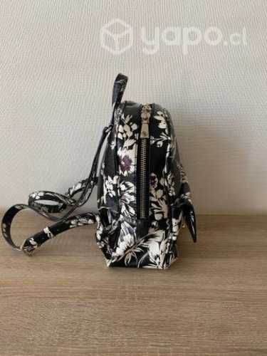 Mochila pequeña negro nueva importada usa