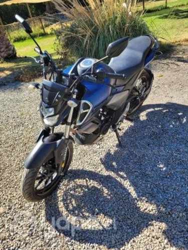 Vendo moto 2023 Yamaha