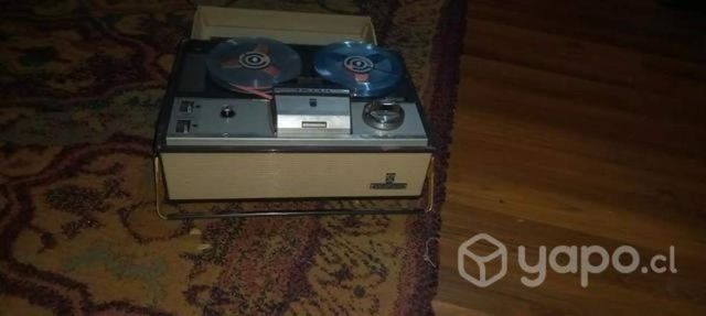 Grabadora de cinta antigua