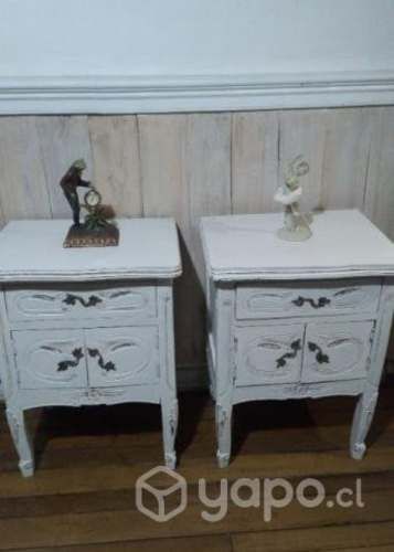 Veladores antiguos estilo normando