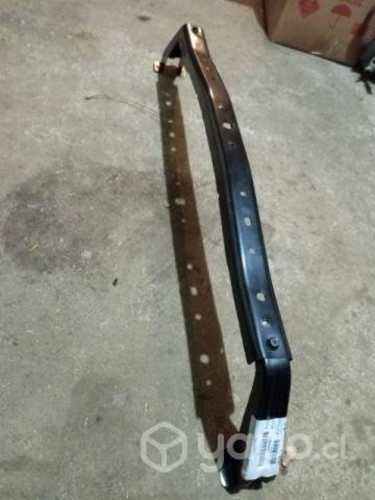 Travesaño inferior frontal Suzuki Nomade 06/18
