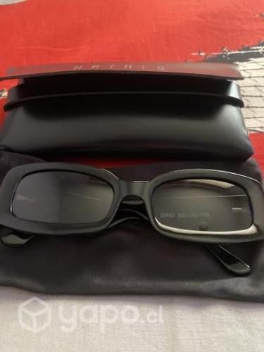 Gafas nuevas negras Untold