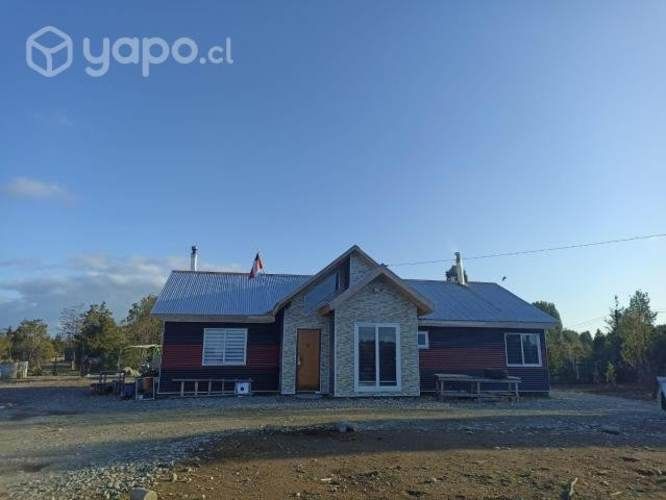 Parcela con casa recién construida