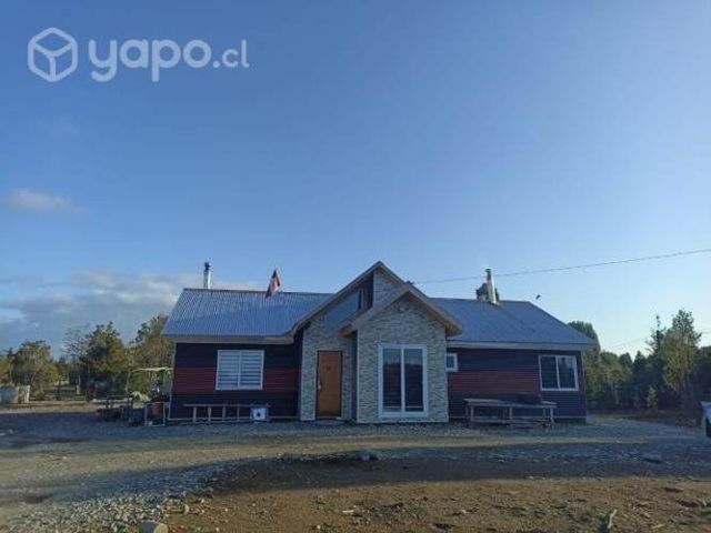 Parcela con casa recién construida