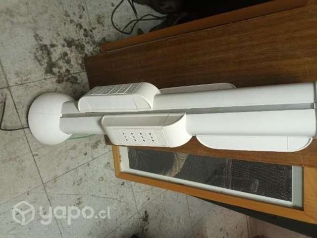 Pedestal con enchufes triple