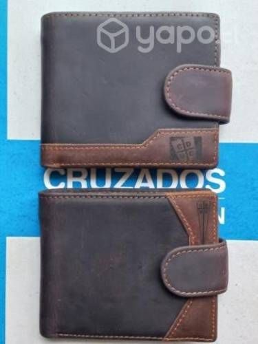 Billetera de cuero, Universidad Católica