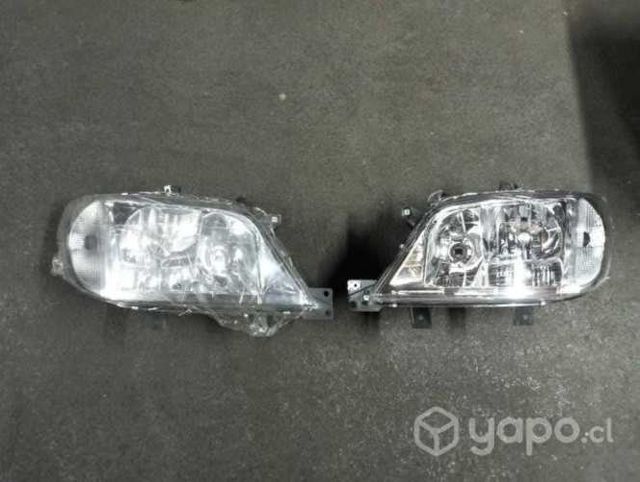 Farol mayor izquierdo y derecho mercedes sprinter