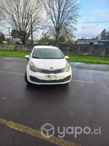 Kia motors rio 2013