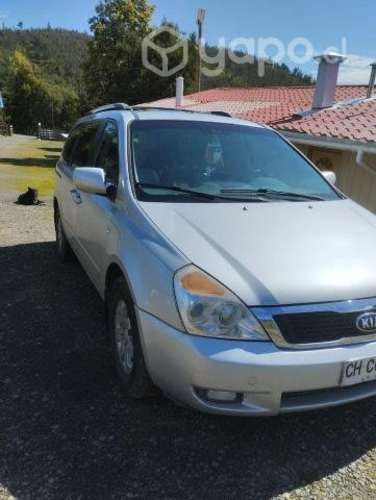 Kia Grand Carnival 2010