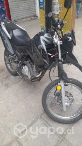 Vendo moto Yamaha 2023