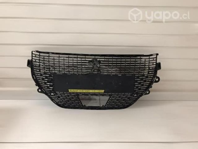 Máscara Peugeot 208 2022