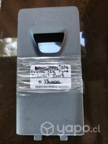 Tapa fusible izquier tablero Ford Transit 2017-20