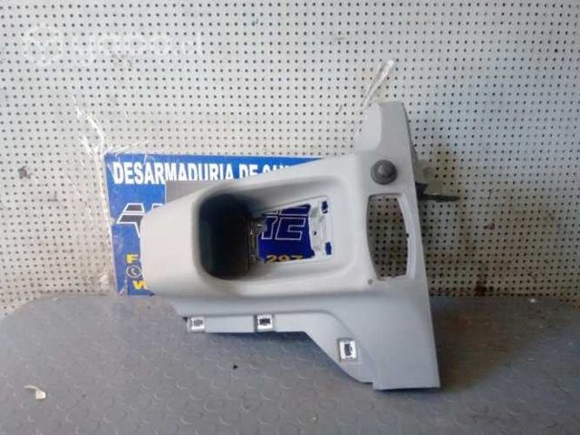 Tapa inferior izquierda tablero Ford Transit 2017-