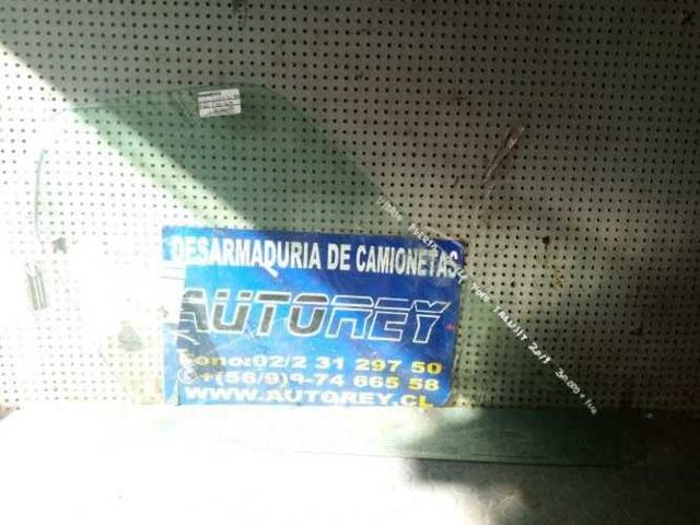 Vidrio aleta puerta delantera izq Ford Transit
