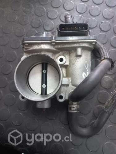 Cuerpo de aceleración Toyota rav4 2015. 2.0