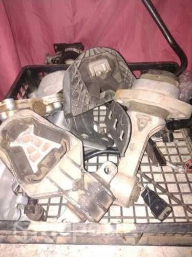 Soporte de motor Mercedes Benz