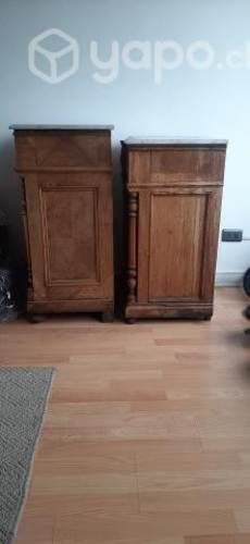 Veladores antiguos con cubierta de marmol