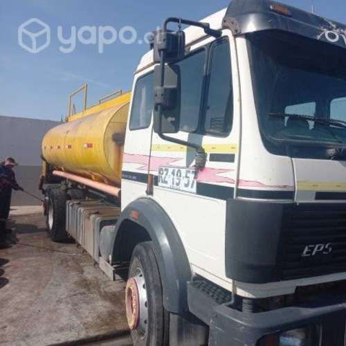 Camión camión Aljibe Mercedes Benz 1992 operativo