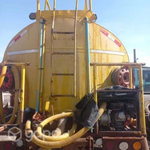 Camión camión Aljibe Mercedes Benz 1992 operativo