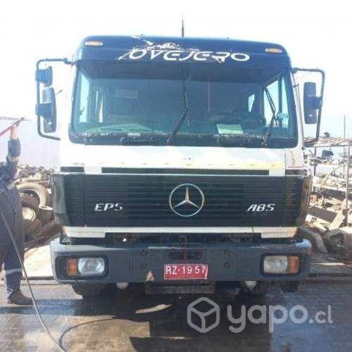 Camión camión Aljibe Mercedes Benz 1992 operativo