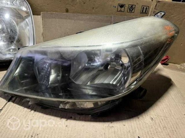 Optico/foco Toyota yaris sport 2012