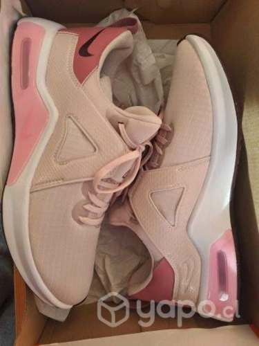 Zapatillas nike modelo &quot;air max bella t5&quot;