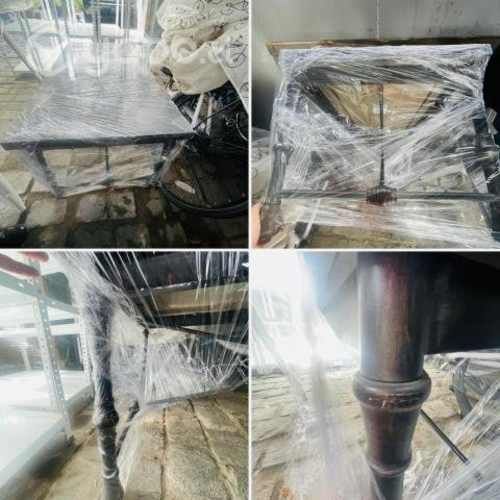 Mesa de centro fierro negro / Marca Ashley