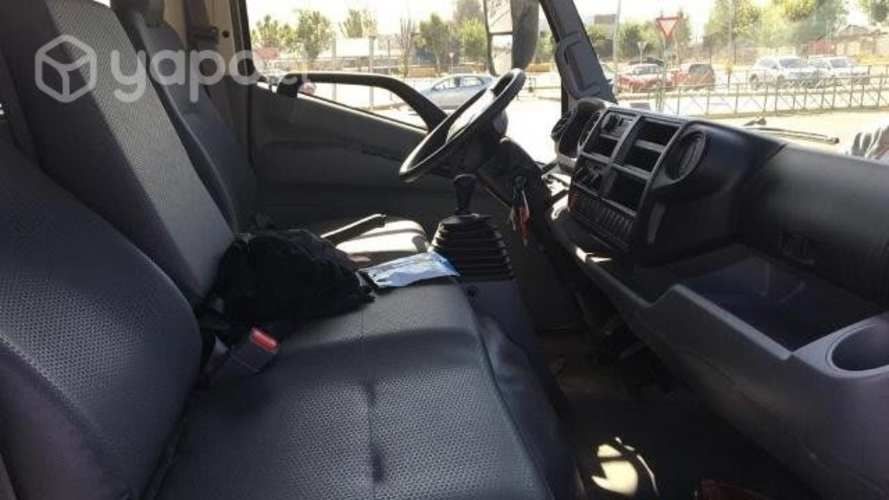 Camión Hino serie xzu300 precio conversable