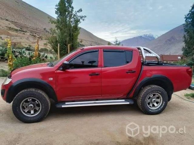 Mitsubishi l200 2014