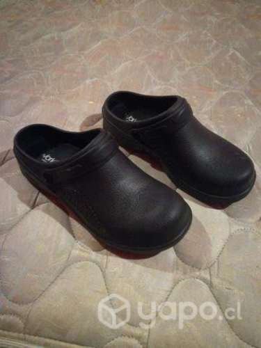 Zuecos antideslizantes