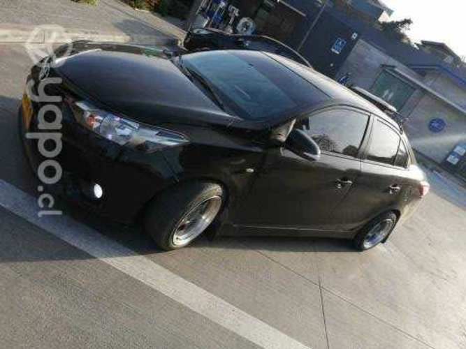 Colectivo Toyota Yaris 2017