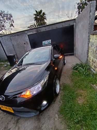 Colectivo Toyota Yaris 2017