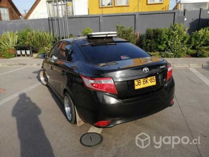 Colectivo Toyota Yaris 2017