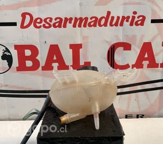 Depósito de refrigerante con detalle JEEP RENEGADE