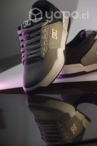 Zapatillas DC Central NUEVAS 9.5